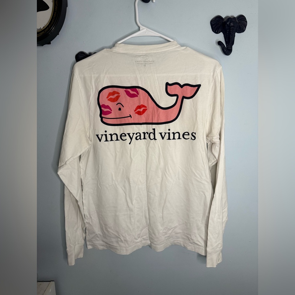 Vineyard Vines Cream Tee with Subtle Logo